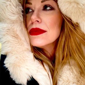 Meet your Posher, Tia